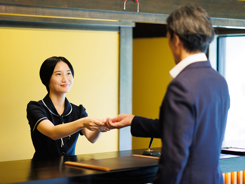 画像：フロント業務の様子